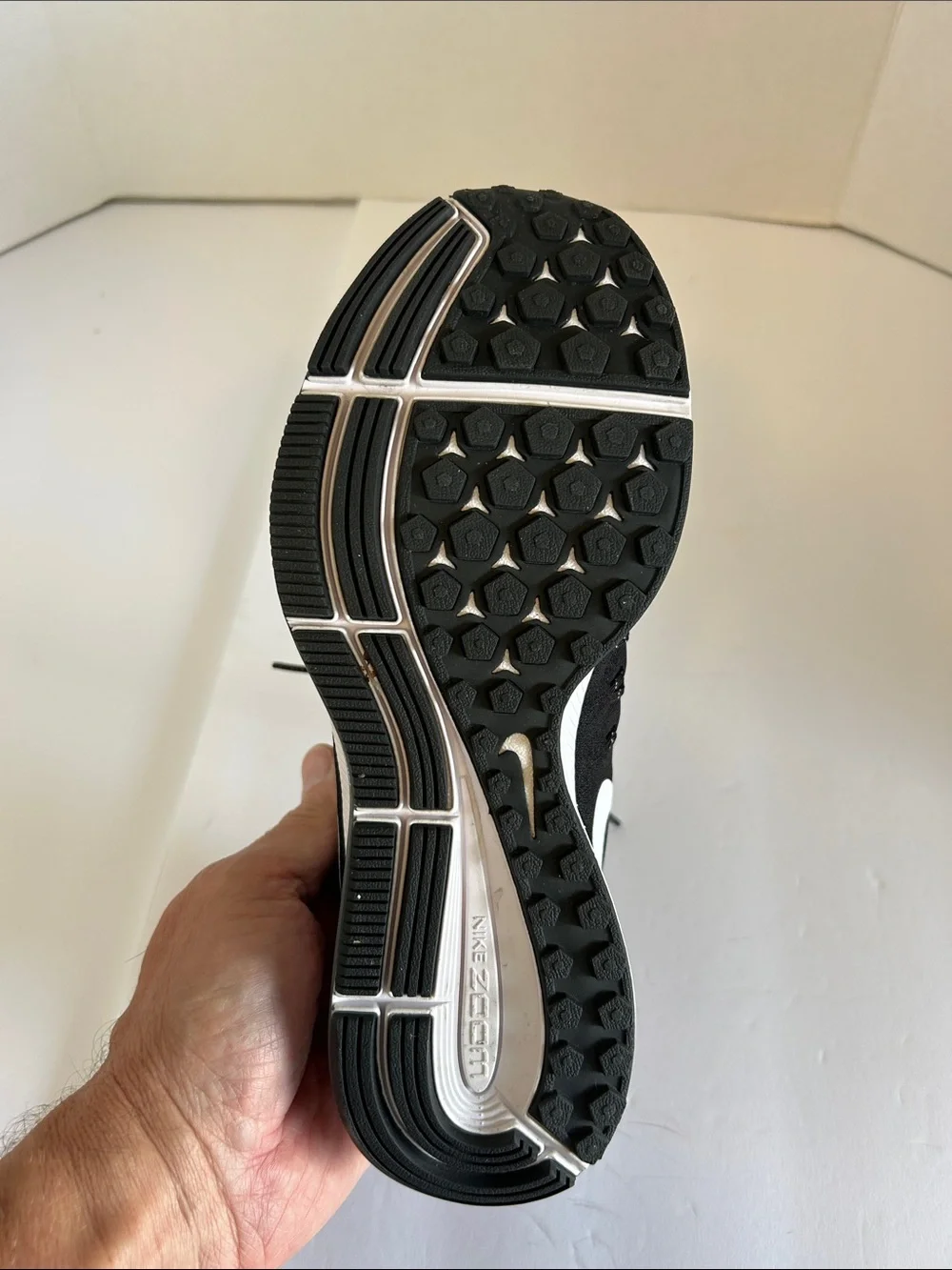 Nike WOMEN’s Black and White Athletic Running Shoes NIKE AIR ZOOM PEGASUS 33